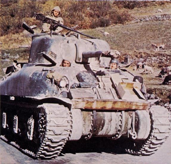TAPETY CZOŁGI - M4A1 Sherman.jpg